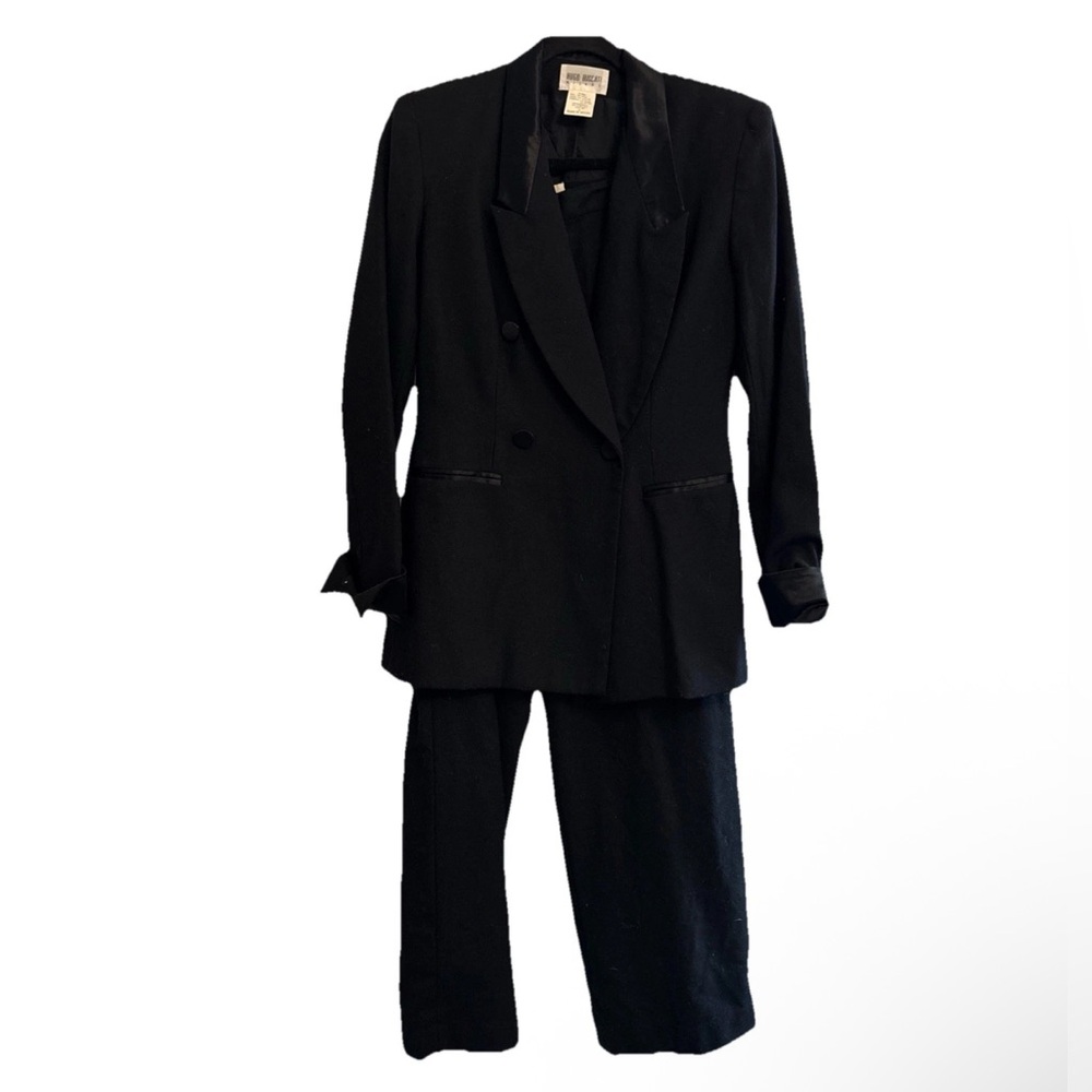 189. ** VINTAGE! Hugo Buscati Black Tuxedo Blazer With Matching Pants Size 6